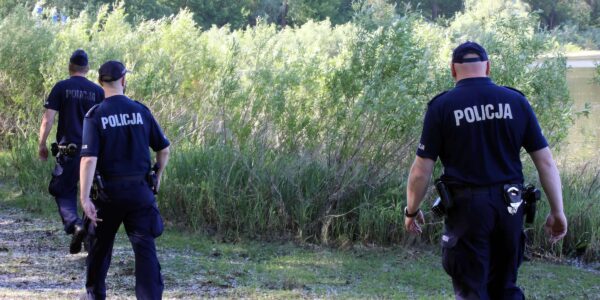 policjanci uratowali 19-latkę
