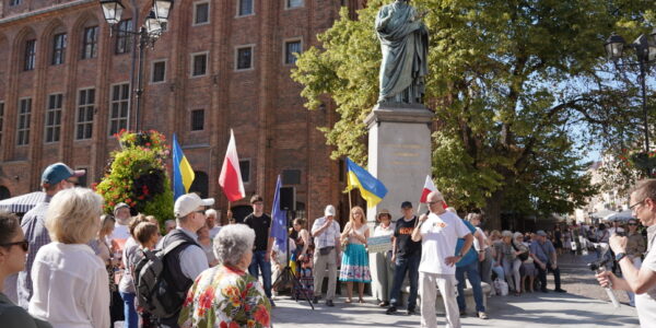 manifestacja KOD w Toruniu