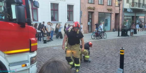 słupki na starówce