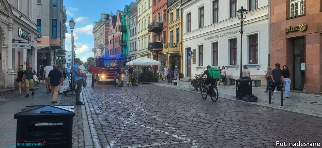 słupki na starówce